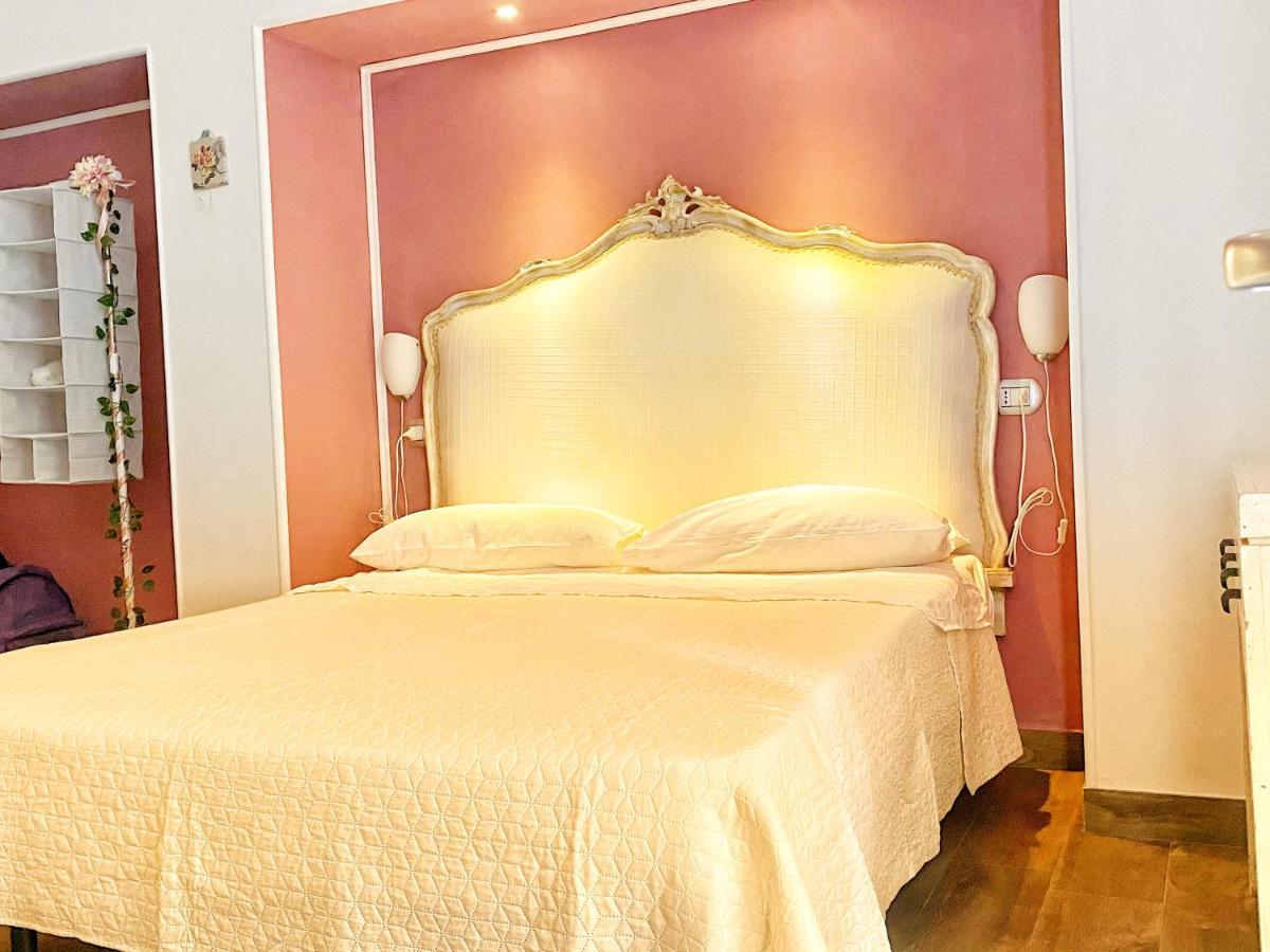 Station Bed & Breakfast Neapol